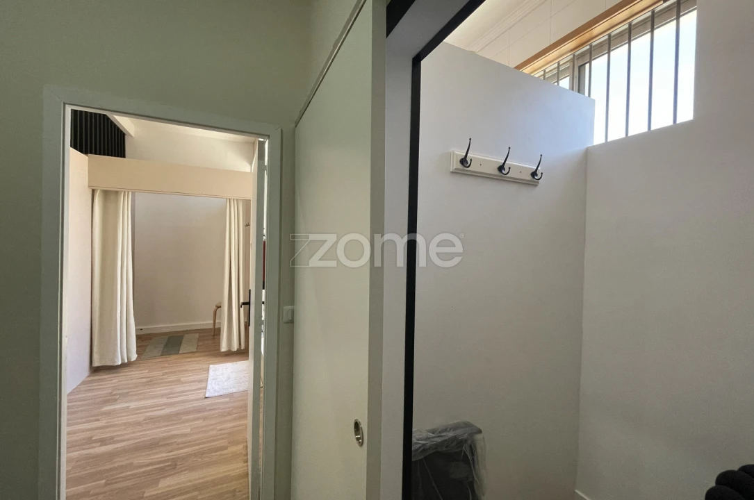 Negócio para Venda em Cidade da Maia Foto 11