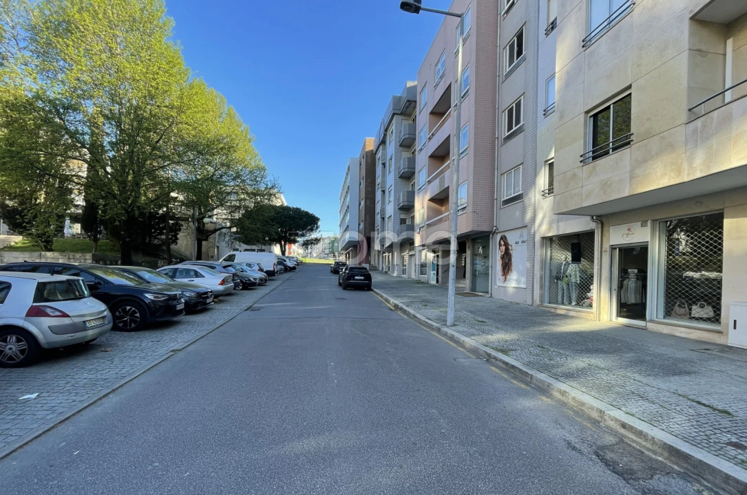 Negócio para Venda em Cidade da Maia Foto 19