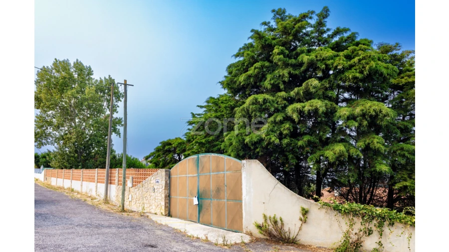 Moradia T5 para Venda em Carvoeira Foto 8