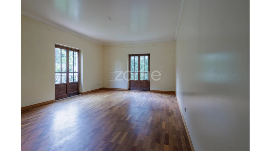 Moradia T5 para Venda em Carvoeira Foto 19