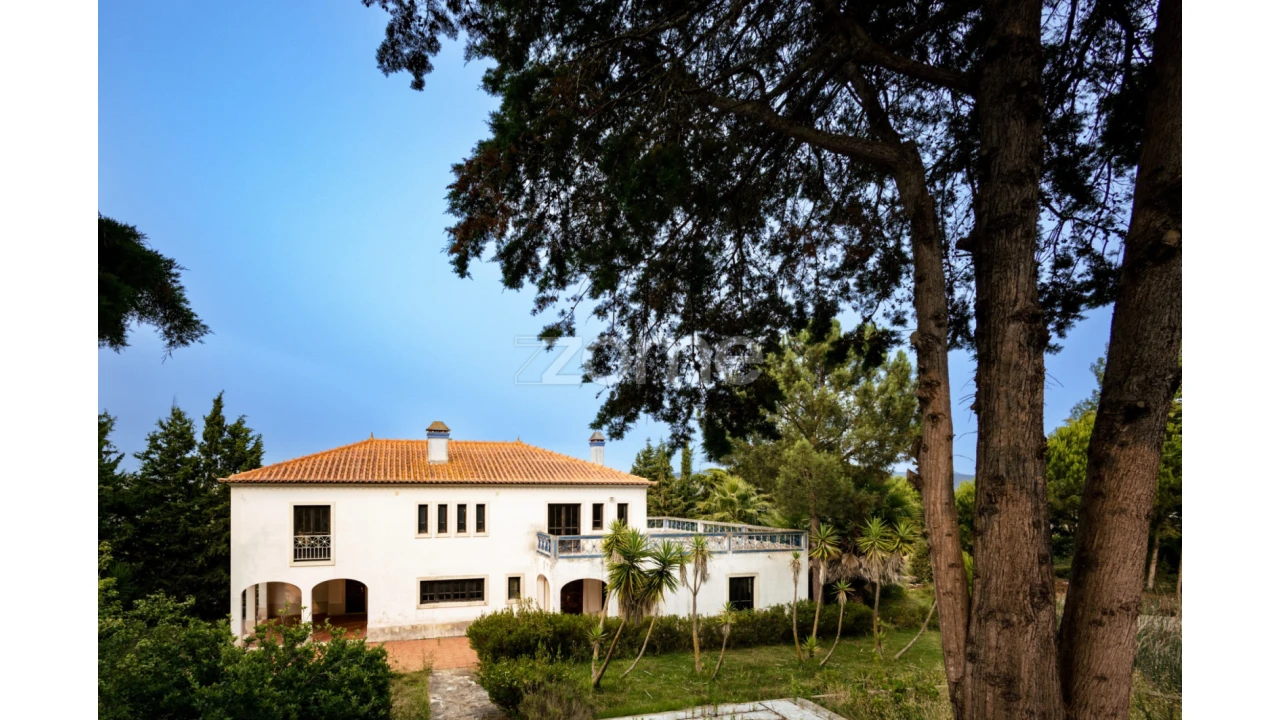 Moradia T5 para Venda em Carvoeira Foto 2