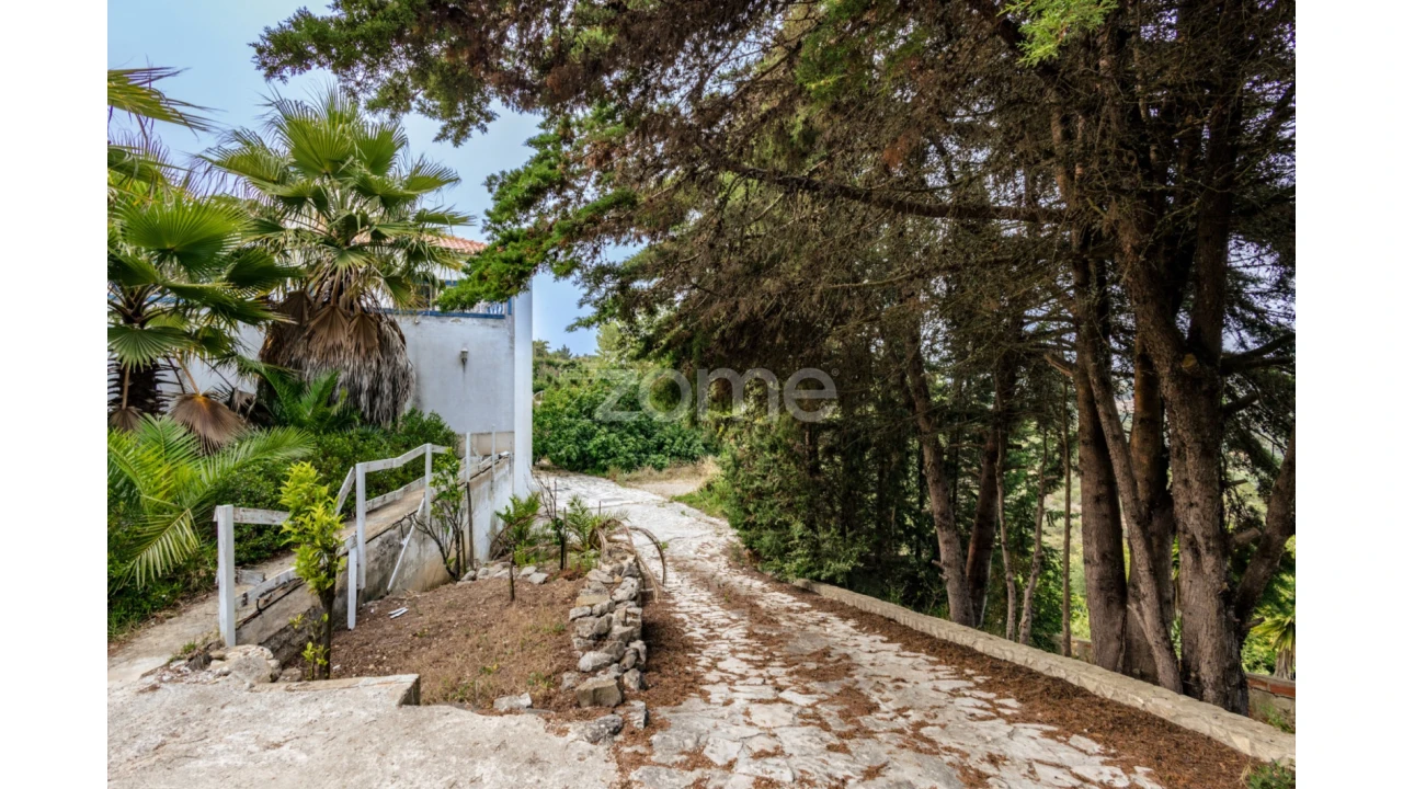 Moradia T5 para Venda em Carvoeira Foto 11