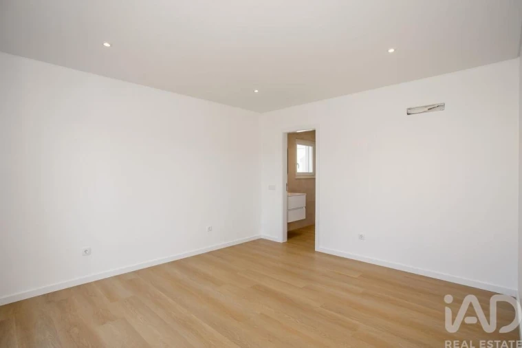 Moradia T3 para Venda em Tornada e Salir do Porto Foto 18