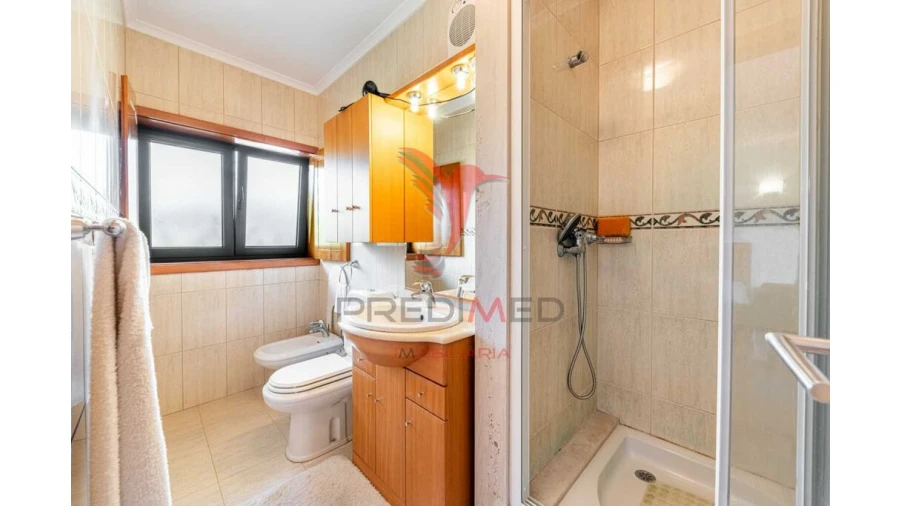 Moradia T3 para Venda em Bouro (Santa Maria) Foto 18