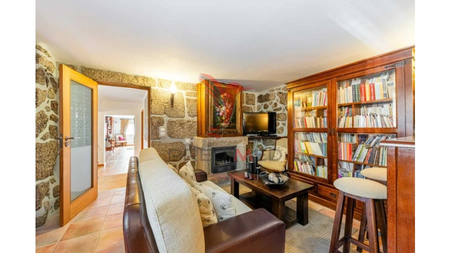 Moradia T3 para Venda em Bouro (Santa Maria) Foto 11