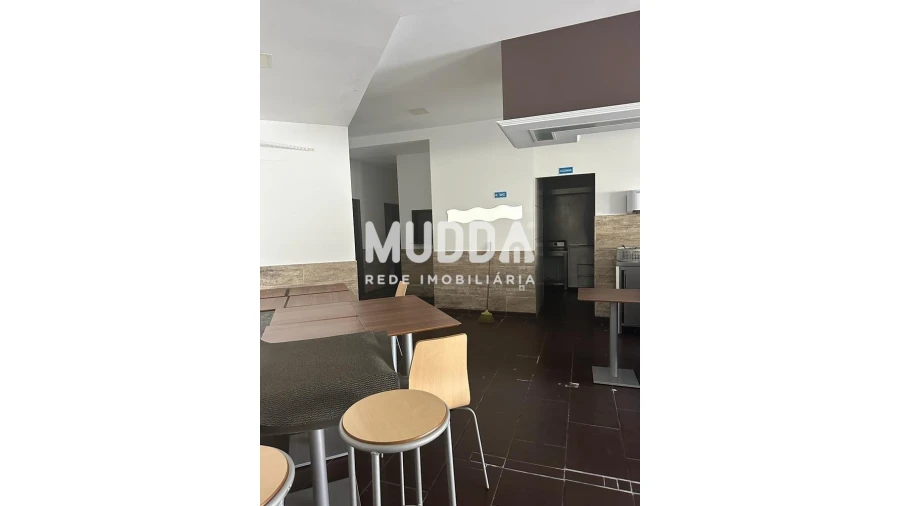 Loja para Venda em Santa Maria da Feira, Travanca, Sanfins e Espargo Foto 7