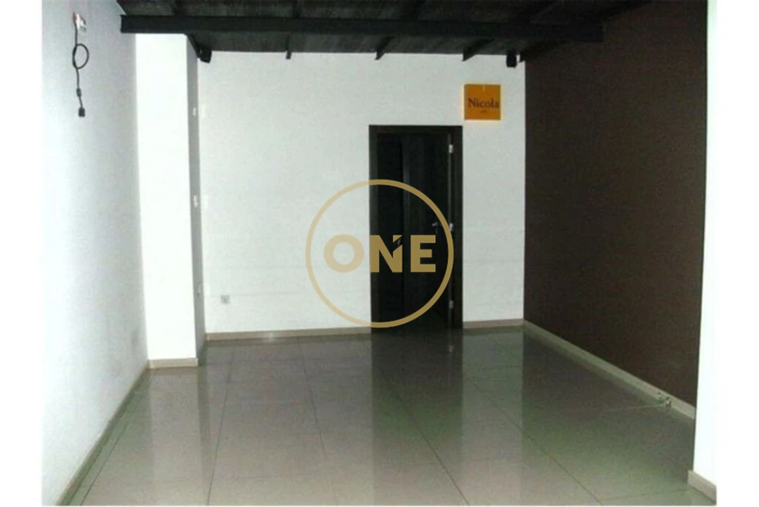 Loja para Venda em Antas e Abade de Vermoim Foto 16