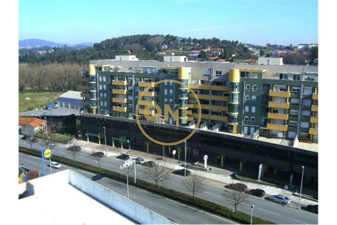 Loja para Venda em Antas e Abade de Vermoim Foto 1