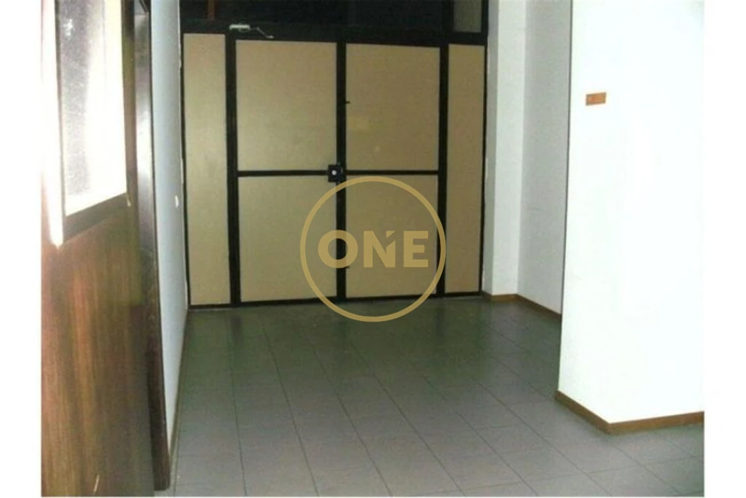 Loja para Venda em Antas e Abade de Vermoim Foto 14