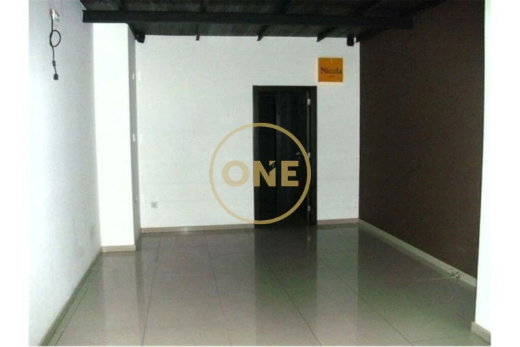 Loja para Venda em Antas e Abade de Vermoim Foto 16