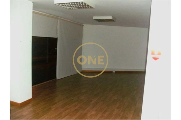 Loja para Venda em Antas e Abade de Vermoim Foto 15