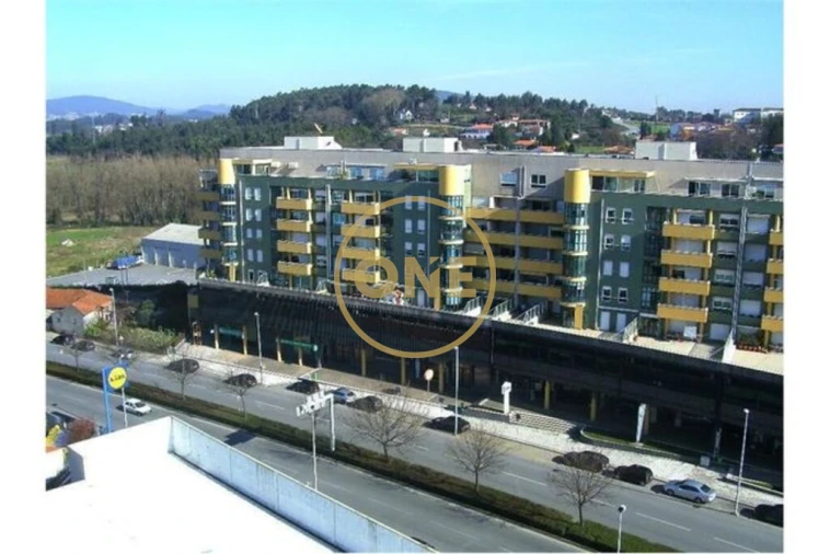 Loja para Venda em Antas e Abade de Vermoim Foto 1