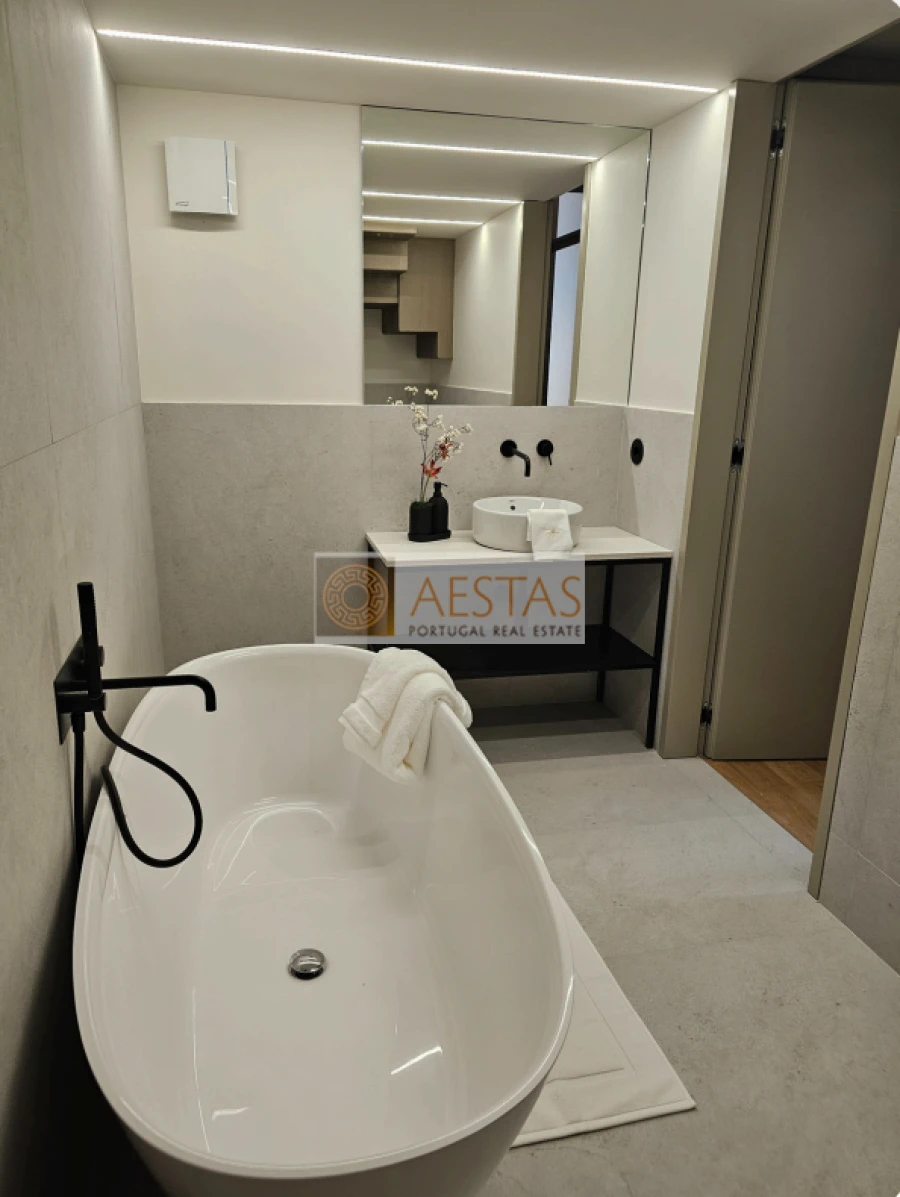 Apartamento para Venda em Cedofeita, Santo Ildefonso, Sé, Miragaia, São Nicolau e Vitória Foto 4