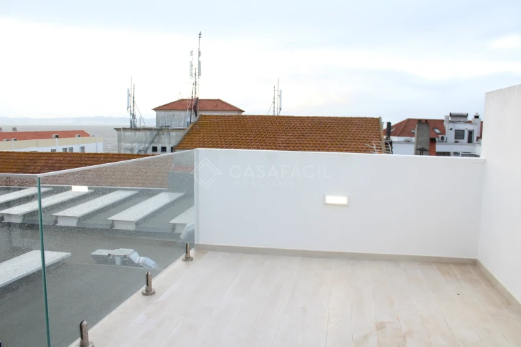 Apartamento T3 para Venda em Alcochete Foto 24