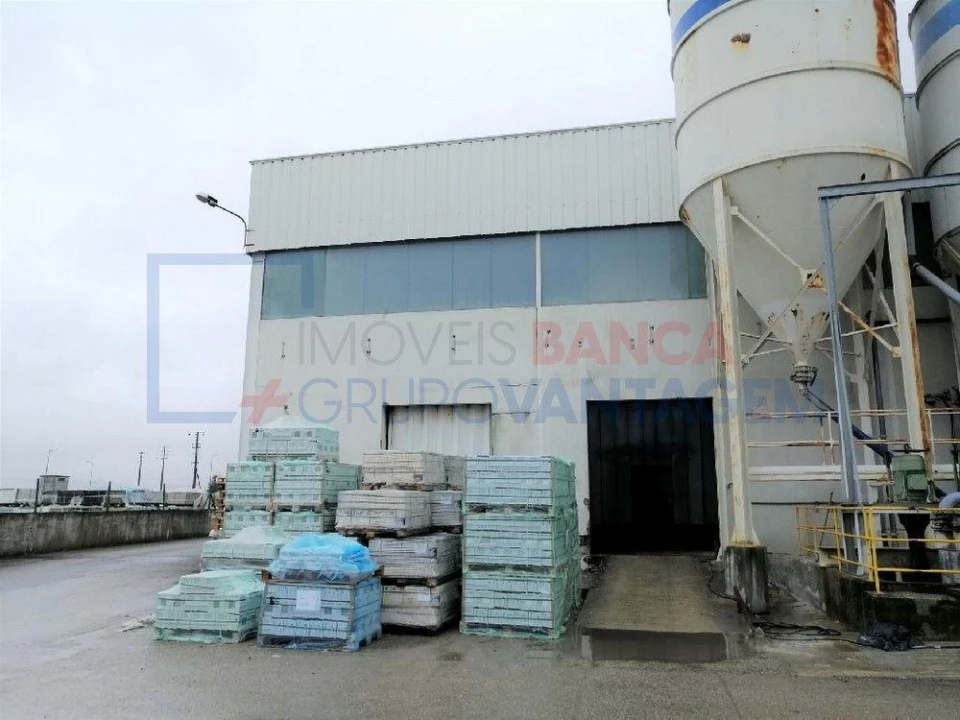 Armazém para Venda em Oiã Foto 1