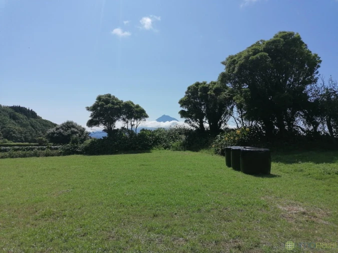 Terreno para Venda em Pedro Miguel Foto 2