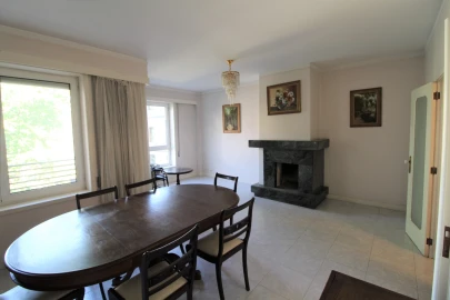 Quarto para Arrendamento em Creixomil