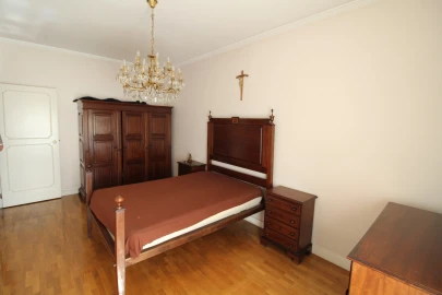 Quarto para Arrendamento em Creixomil