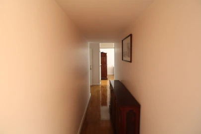Quarto para Arrendamento em Creixomil