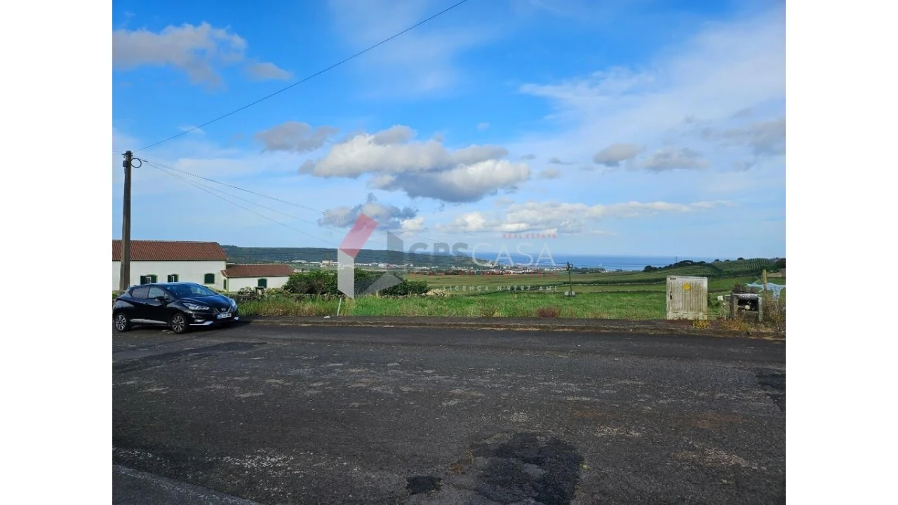 Terreno para Venda em Praia da Vitoria (Santa Cruz) Foto 2