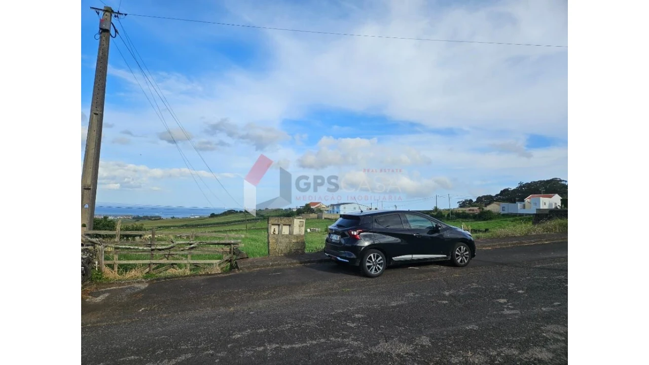 Terreno para Venda em Praia da Vitoria (Santa Cruz) Foto 4