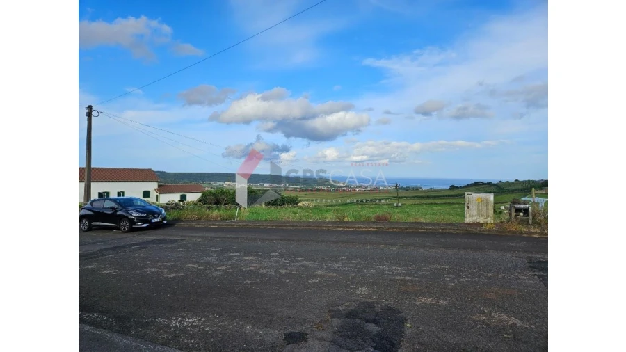 Terreno para Venda em Praia da Vitoria (Santa Cruz) Foto 2