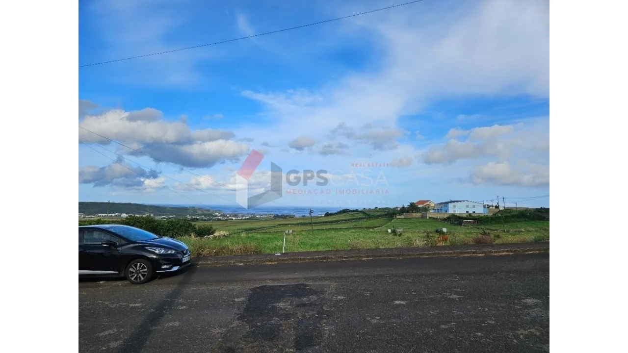 Terreno para Venda em Praia da Vitoria (Santa Cruz) Foto 3