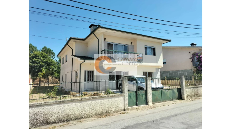 Moradia T3 para Venda em Caldelas Foto 1