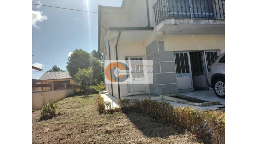 Moradia T3 para Venda em Caldelas Foto 7