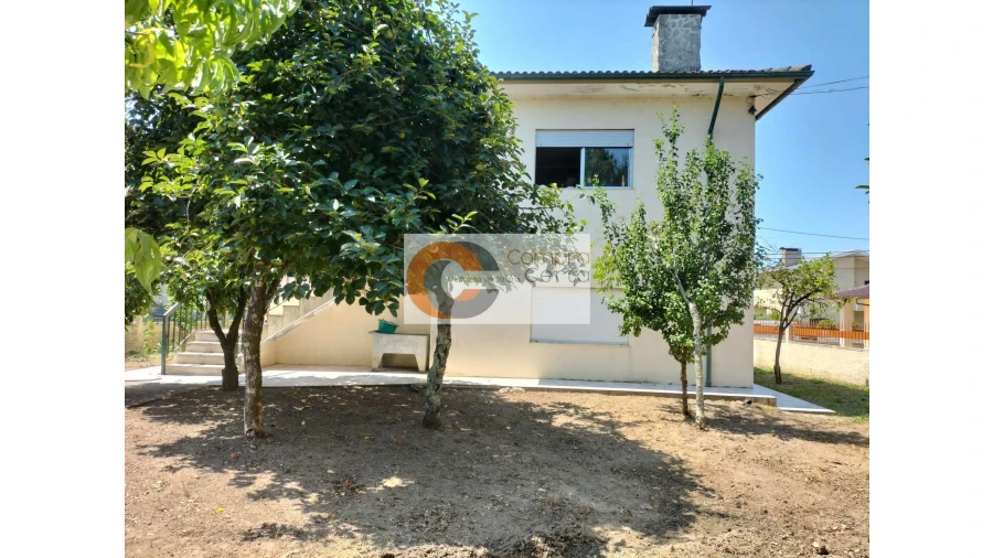 Moradia T3 para Venda em Caldelas Foto 3