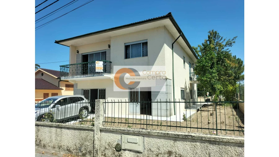 Moradia T3 para Venda em Caldelas Foto 2