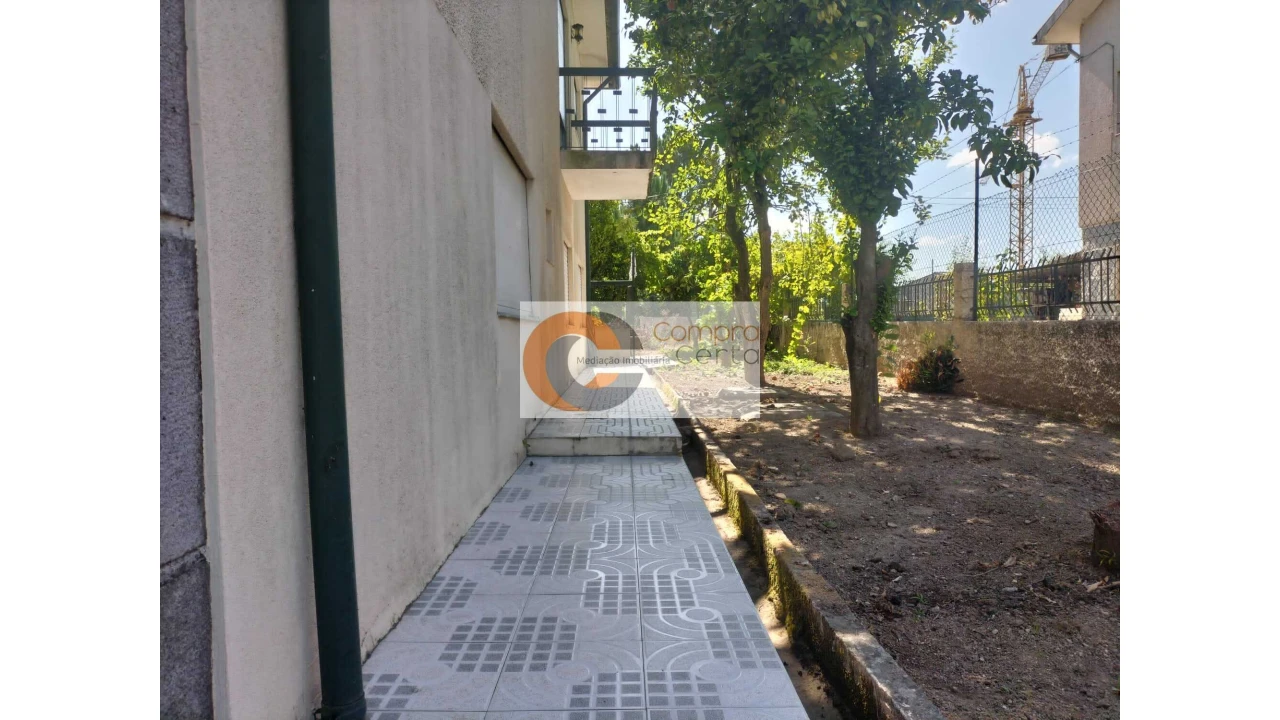Moradia T3 para Venda em Caldelas Foto 5