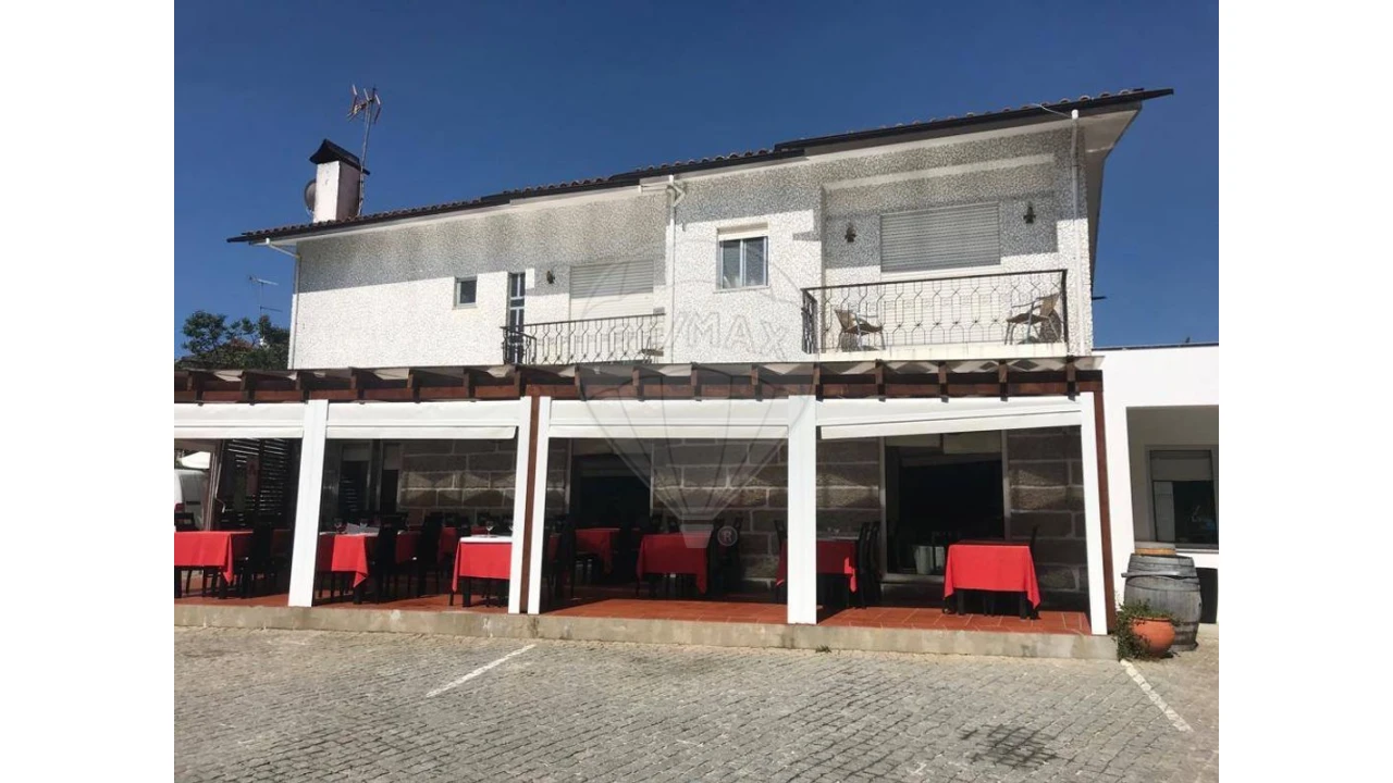 Negócio para Venda em Alvarenga Foto 1