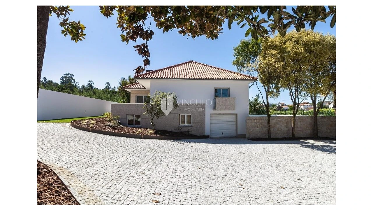 Moradia T5 para Venda em Fafe Foto 13