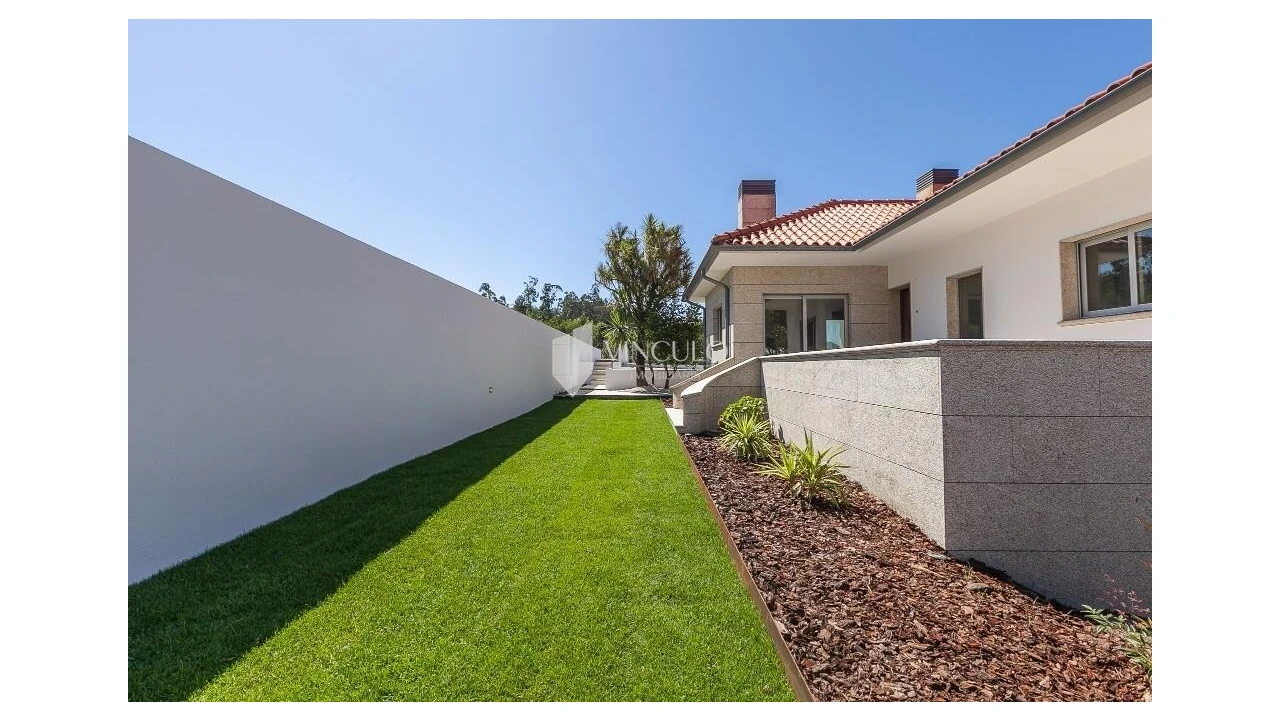 Moradia T5 para Venda em Fafe Foto 8