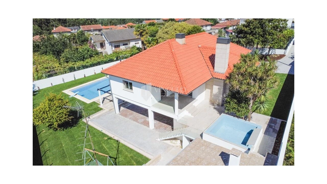 Moradia T5 para Venda em Fafe Foto 2