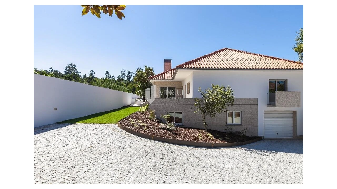 Moradia T5 para Venda em Fafe Foto 5