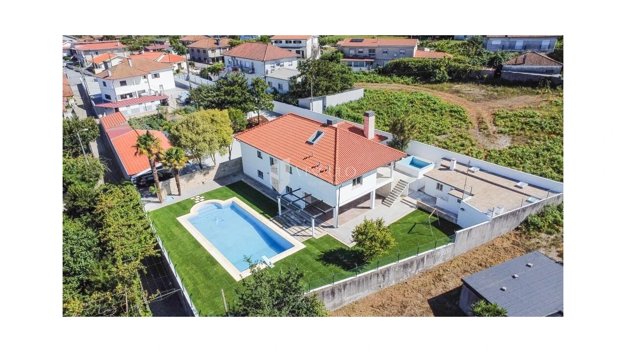 Moradia T5 para Venda em Fafe Foto 16