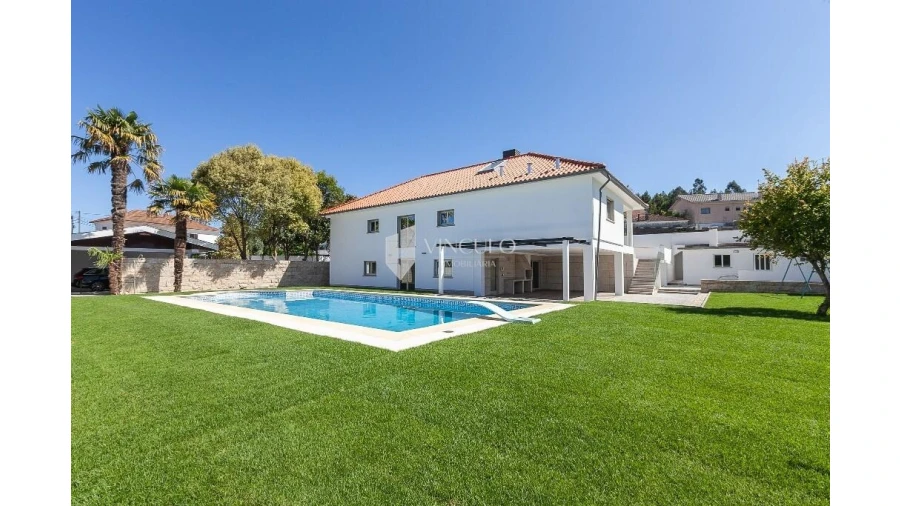 Moradia T5 para Venda em Fafe Foto 1