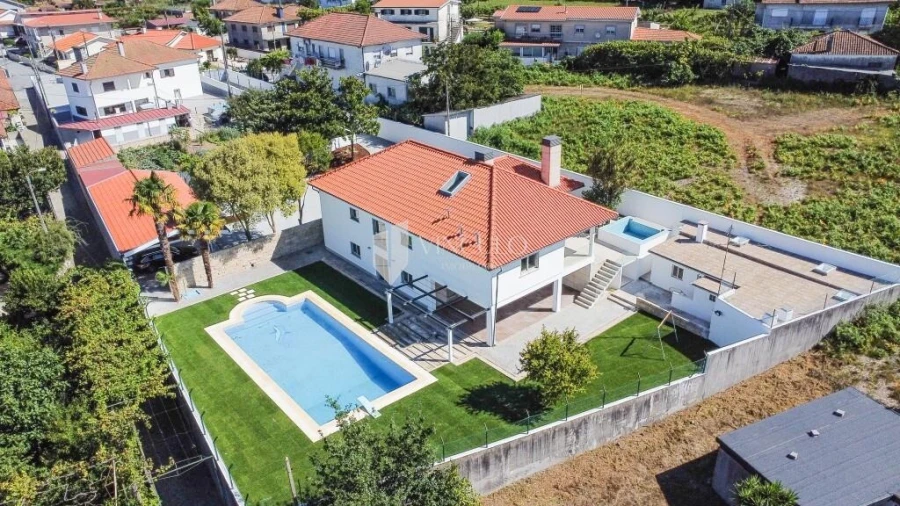 Moradia T5 para Venda em Fafe Foto 16