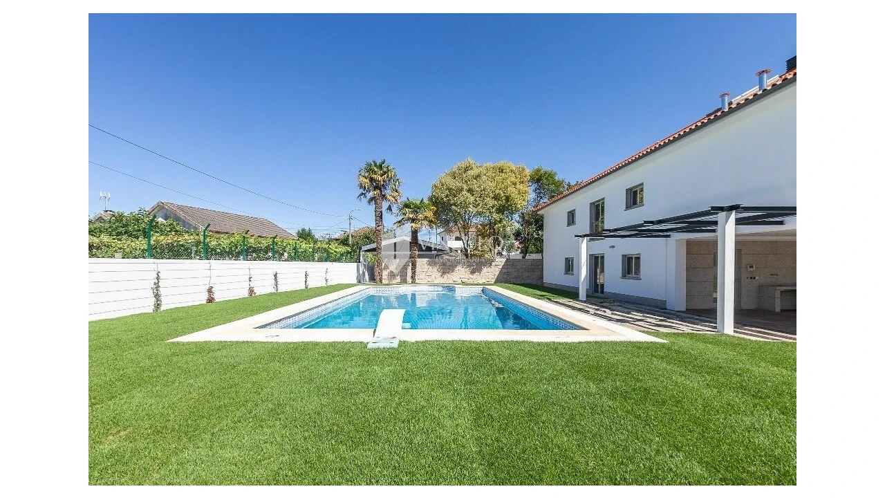 Moradia T5 para Venda em Fafe Foto 3