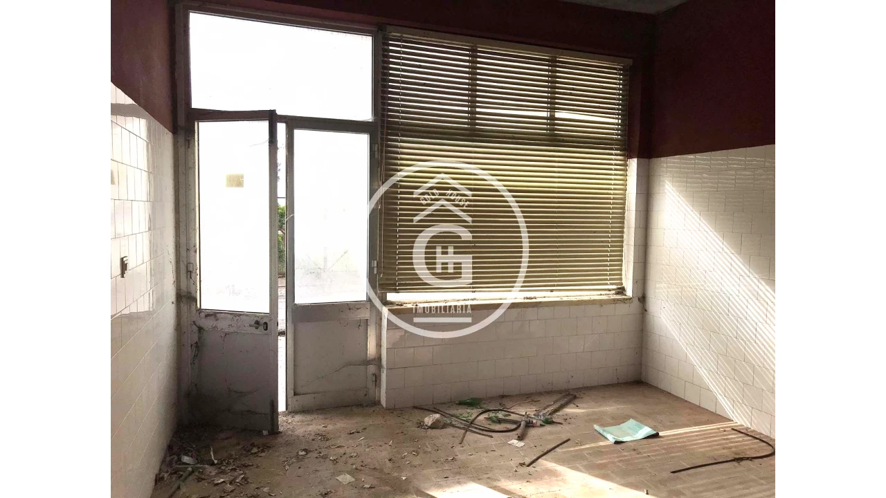 Prédio para Venda em São Pedro de Tomar Foto 6