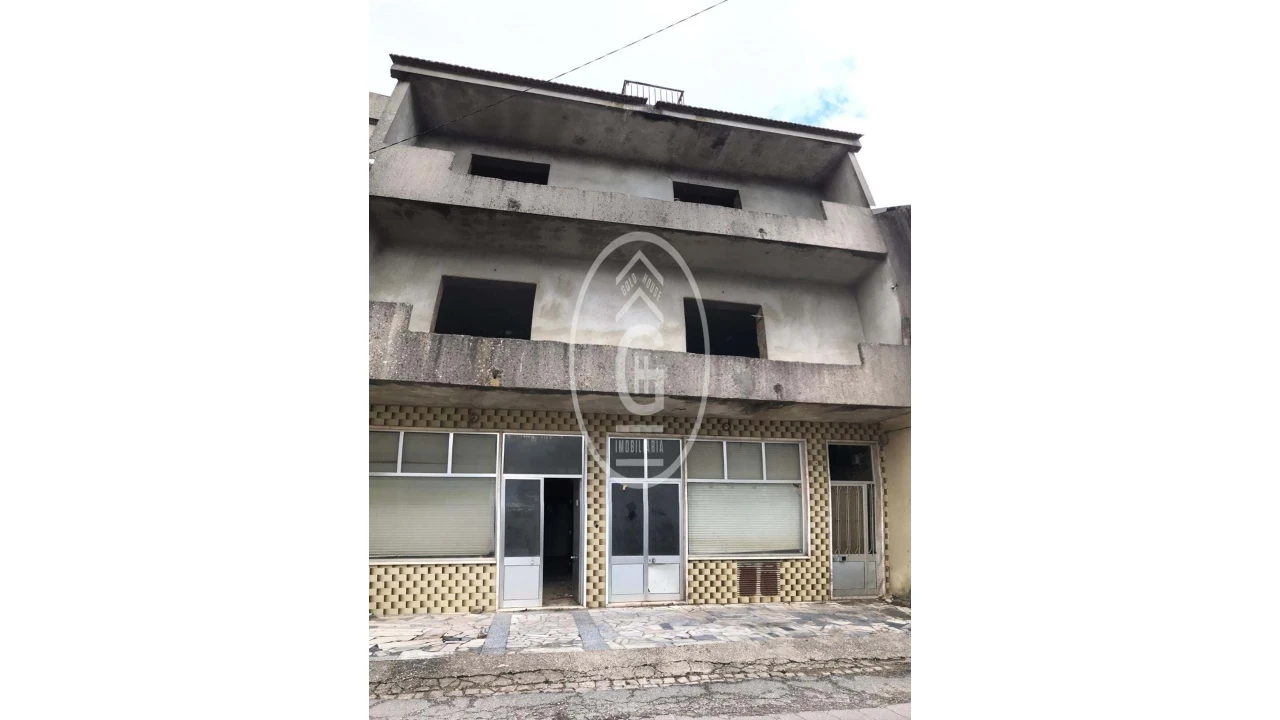 Prédio para Venda em São Pedro de Tomar Foto 3