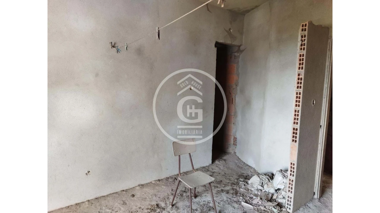 Prédio para Venda em São Pedro de Tomar Foto 17