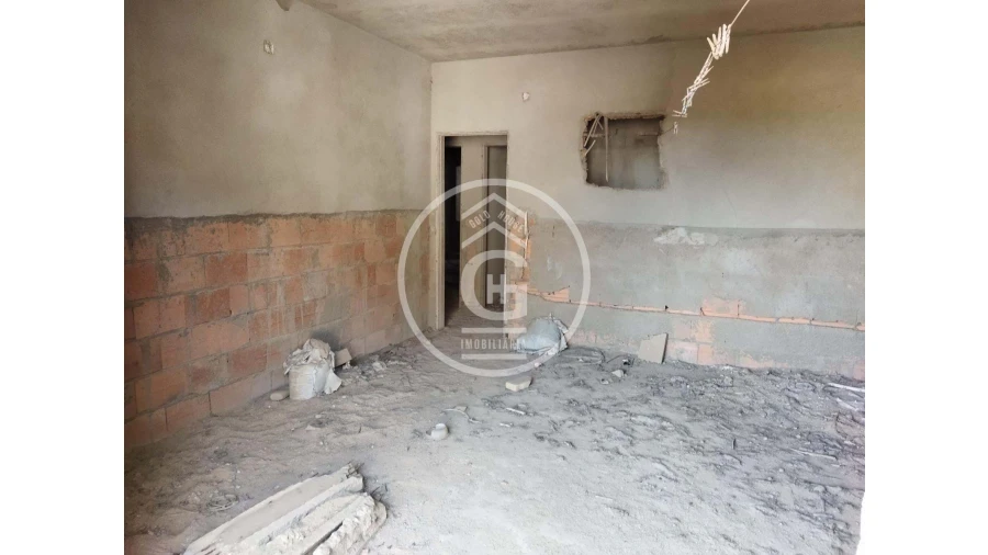 Prédio para Venda em São Pedro de Tomar Foto 19