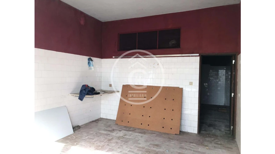 Prédio para Venda em São Pedro de Tomar Foto 8