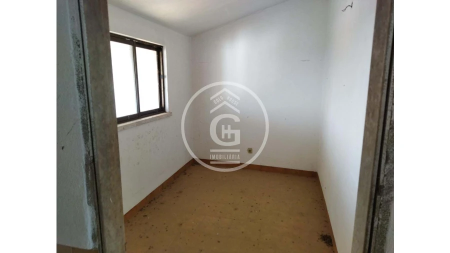 Prédio para Venda em São Pedro de Tomar Foto 10