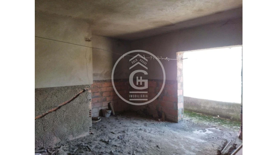 Prédio para Venda em São Pedro de Tomar Foto 18