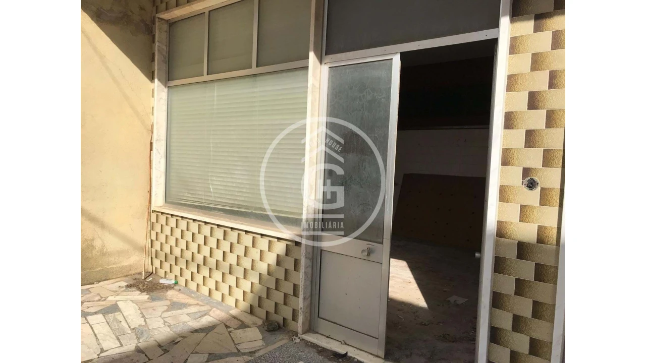 Prédio para Venda em São Pedro de Tomar Foto 2