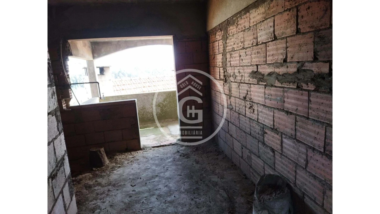 Prédio para Venda em São Pedro de Tomar Foto 22